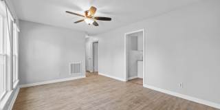 Beautiful 3BR Home in SE Raleigh - Fully Renovated + HUGE Fenced in Yard! Gallery 5