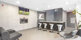 The Modern  Gallery 13