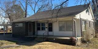 a charming 3 Bed 2 Bath House Gallery 1