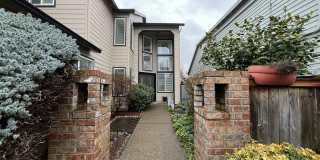 Grand 5 Bedroom Home Featuring 19ft Ceilings, Family Room & Main-Level Suite Gallery 5