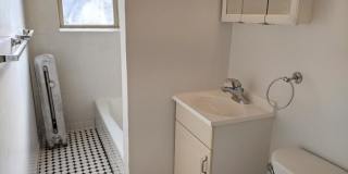 908 Reba Place Gallery 10