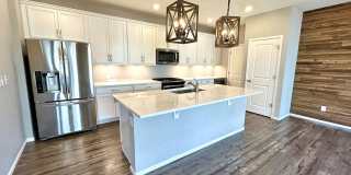 Better Than New! Stunning 4-year old Home Corner End-Unit with High-End Finishes Gallery 1