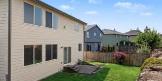 4BR, 2.5 Bath + Loft DuPont Home Gallery 38