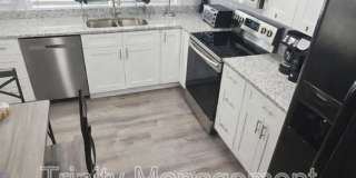 1935 Speck Dr - Room 4 Gallery 9