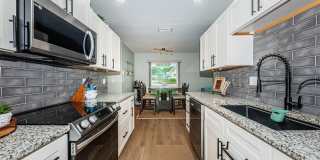 2735 SHERBROOKE Lane Gallery 17