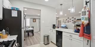 102 Monroe Street - 201 Gallery 20