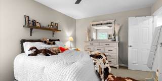 77 Lakeshore Parkway Gallery 32