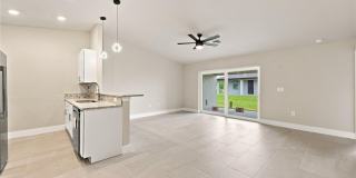 736-738 Gilbert Avenue S Gallery 8