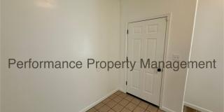 Stunning 5 Bed/2 Bath NW Bakersfield Home Gallery 3