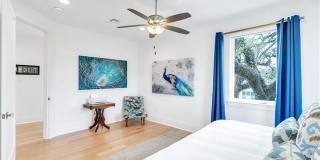 2435 STATE Street Gallery 15
