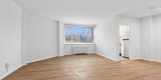 Quebec House Gallery 43