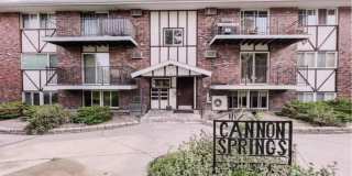 Pet Friendly 2 Bedroom/ 1 bath Westside Location With Balcony! Gallery 1