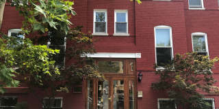 Capitol Hill 2 bedroom in Historic Building with Private Patio! Gallery 1