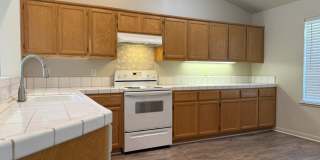 Available Now! Spacious home located in North Merced Gallery 11