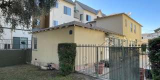 Bright & Spacious Unit in the Heart of Burbank – Utilities Included! Gallery 11