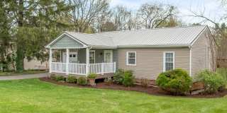 Spacious ranch close to campus Gallery 4