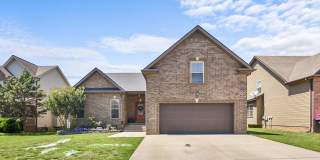Pet Friendly Three Bedroom with Bonus! Pet Friendly Three Bedroom with Bonus! Gallery 1