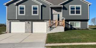 Gorgeous Split Level Home in Belton, MO! Coming June! Gallery 1