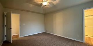 Well maintained home in desirable neighborhood! Gallery 31