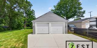 Beautiful Updated 4 Bed 1.5Bath Colonial Gallery 25