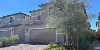 BEAUTIFUL AND SPACIOUS ALMOST BRAND NEW 2 STORY HOME AVAILABLE! Gallery 4