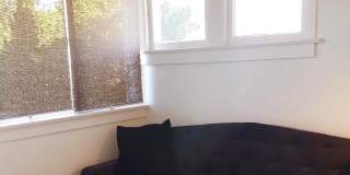2853 Hawthorn Street Gallery 15