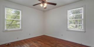 4 bed 2 bath house, Walk to Stadium!! Available July 2026 Gallery 35