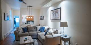 Large 1st fl with yard w/d Gallery 4