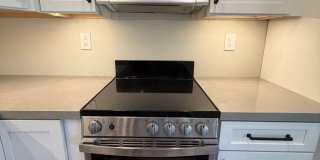 Nicely remodeled 1 bedroom Suite, All utilities paid + WiFi Gallery 9
