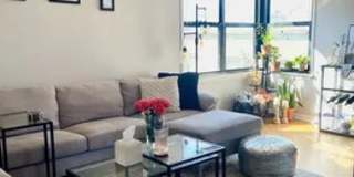 525 West Aldine Avenue Gallery 1