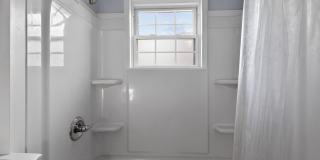 Charming 2BR apartment in Newport Gallery 17