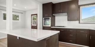 Upgraded Oceanside 3 Bedroom, Available Now! Small Pet OK! Gallery 12