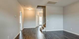 Fairview Station Charmer!  Perfectly comfortable 4/2.5 family home close to Westwood Elementary. Gallery 4