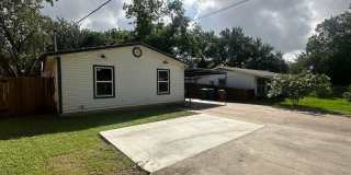 AVAILABLE: Updated 4 BR / 2 BA in Prime South Austin Location Gallery 12