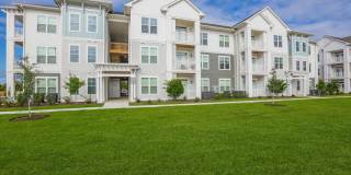 Middle Sound West Apartments Gallery 33