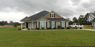 3BD/2B Home in Lakeland 12 Minutes from Moody AFB Gallery 1