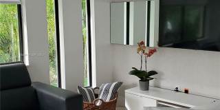 77 Ne 43rd St Gallery 8