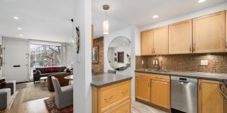 235 W EUGENIE Street Gallery 7