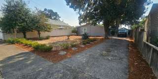 Now Leasing – Spacious & Newly Updated 2-Bedroom Home in SE Salem Gallery 1
