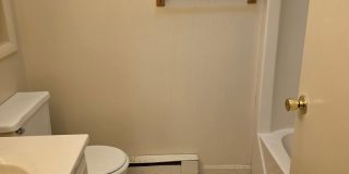 Charming Second-Floor Apartment in Havre de Grace! Charming Second-Floor Apartment in Havre de Grace! Gallery 8