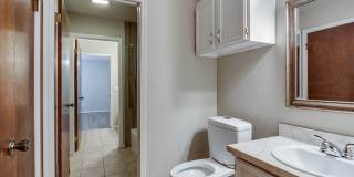 2 Bed Jack & Jill Bathroom  2 Car Garage With Office In The Heart of Yukon! Gallery 25