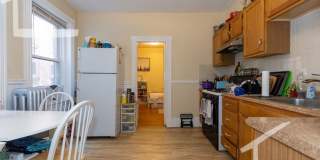 Very spacious 3 bed in Brookline... Gallery 15