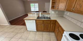 Room in 3 Bedroom Home at Ridge Ave Gallery 15