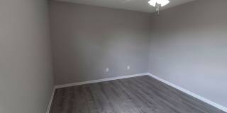 Large Duplex in Vanderveen Gallery 25