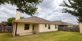 $1,950 3 Bed/2 Bath/2 Garage Ready for Move-in Home in Woodland Creek Gallery 17