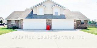 1031 NW Willow Dr Gallery 1