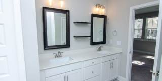 Stunning Condo with Garage space Stunning Condo with Garage space Gallery 15