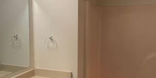 Rent Special: 1/2 Off June's Rent!! Second Floor 3 Bedroom apartment Gallery 24