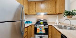 Lakeshore Apartments Gallery 5