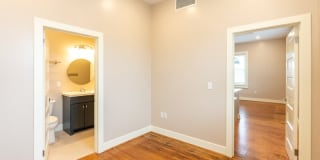 157-307 N. Main Street Gallery 10